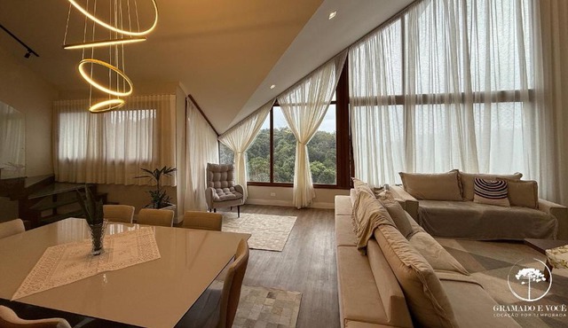 Luxury Apt with 3 Suites in Front of Rua Torta