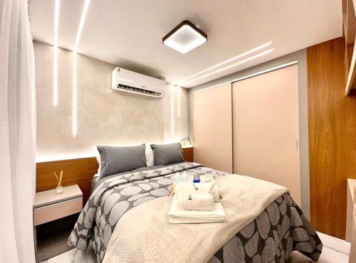 Luxury Flat NEW 15 MIN AIRPORT with PARKING SPACE