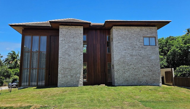 Luxury house in contact with nature and private pool in Praia do Forte