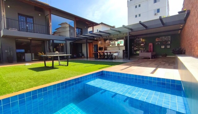 LUXURY HOUSE WITH POOL AND GOURMET AREA