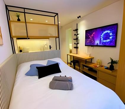 Luxury Suite with Balcony & Wine | Batel Premium