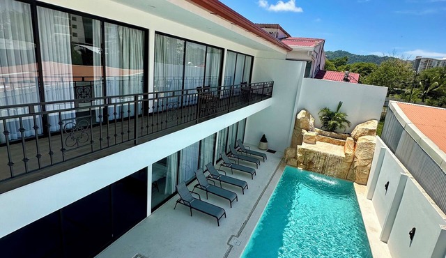 Luxury Villa in the middle of town ! Brand new ! Half a block to the beach !