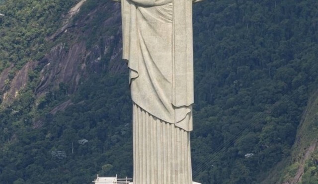 Magnificent apartment with views of Christ the Redeemer - 10km from Copacabana