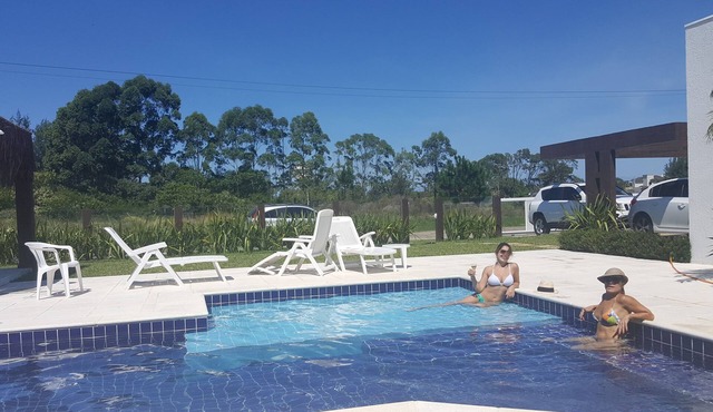 Magnificent apartment with patio in condominium in central Atlantida