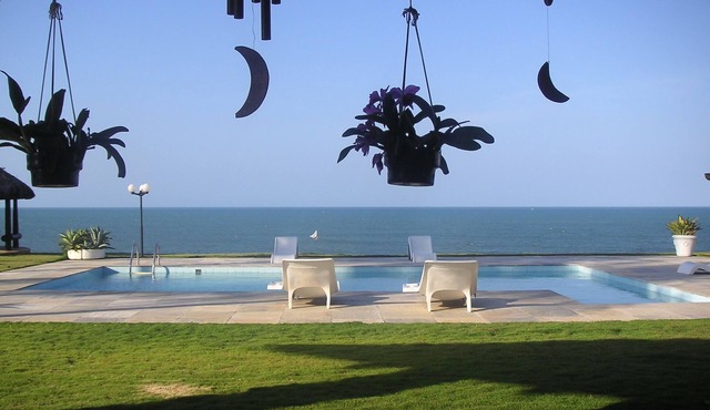 MAGNIFICENT VILLA BY THE SEA