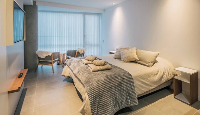 Main Located Cozy Apartment, in the middle of everting.