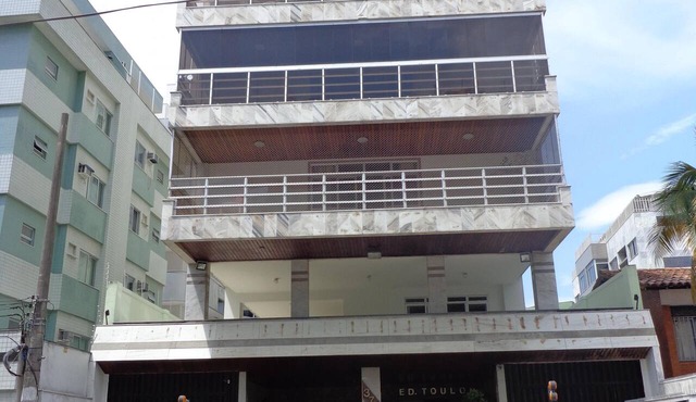 MAKE YOURSELF AT HOME! Spacious, 4 bedrooms, air conditioning, free Wi-Fi, close to the street market!