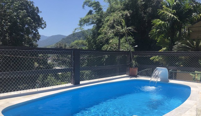 Mansion in Ubatuba with swimming pool, Jacuzzi, barbecue and sea view!