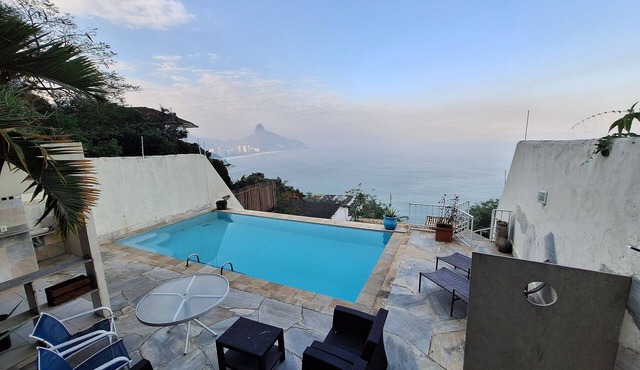 Mansion with 5 suites, sea view, swimming pool, Jacuzzi, Joá RJ - Rock in Rio 2024