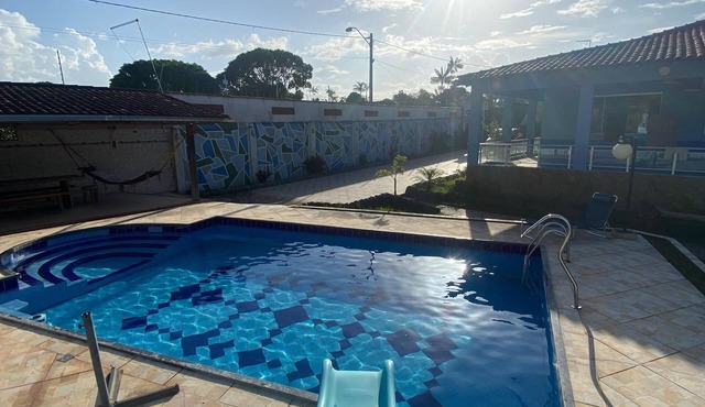 Mansion with swimming pool, barbecue, hot tub, jacuzzi, gym and arena.