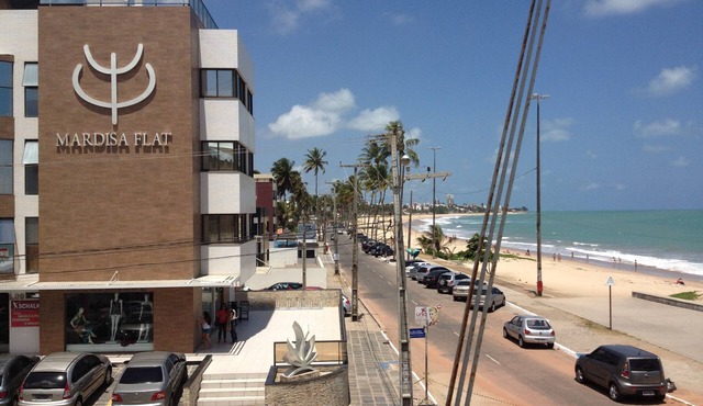 Mardisa Flat, beachfront, next to Mag Shopping.
