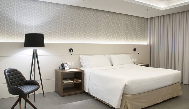 Master Porto Alegre Hotel - Av Carlos Gomes, Proximo Consulado Americano