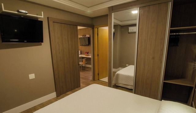 Master Suite w/Enough Space For a Group