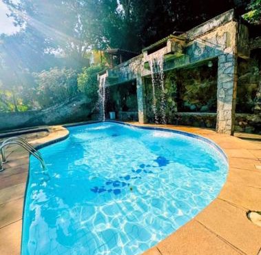 Meu Aconchego Casa Duplex com Piscina e Salão de jogos, 400mt da Praia