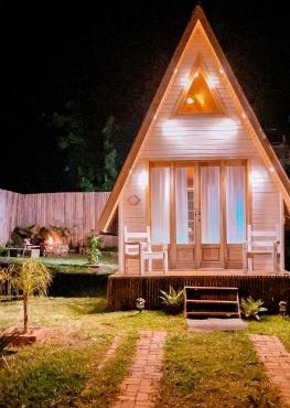 Mini Chalé Suiço com Jacuzzi