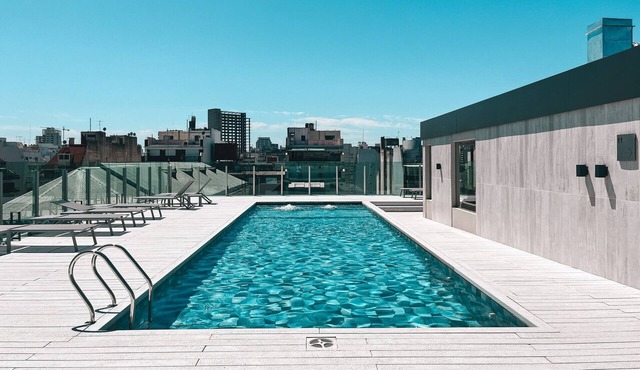 Modern and bright: blocks from the Boca court