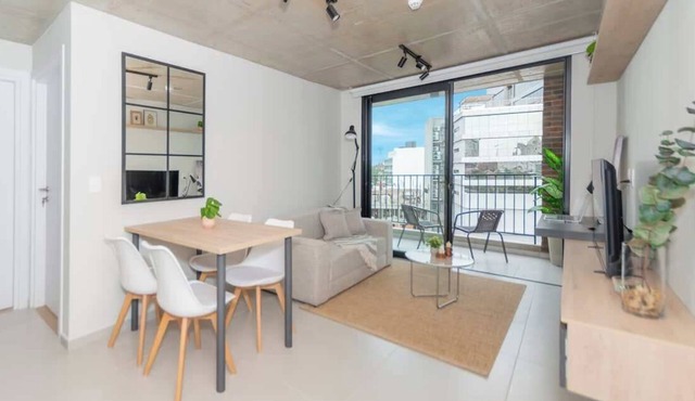 Modern Apt w/City View | Gym, Pool | Walk to Malls