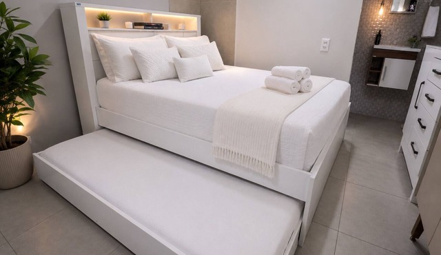 Modern, cozy room with Wi-Fi, TV, kitchen, double bed + extra bed.