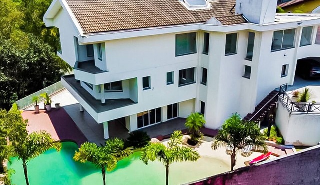 Modern Luxury Home in Granja Viana