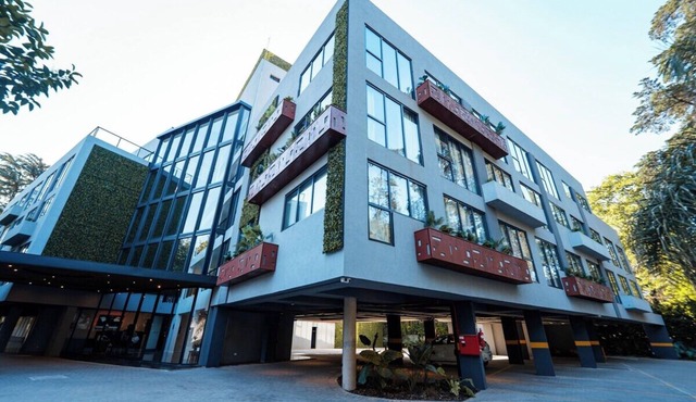 Modern Room Near Morón Reserve and Feria With Free Breakfast
