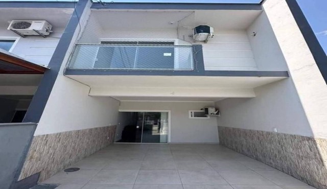 Modern semi-detached house with gourmet area and comfort for the whole family