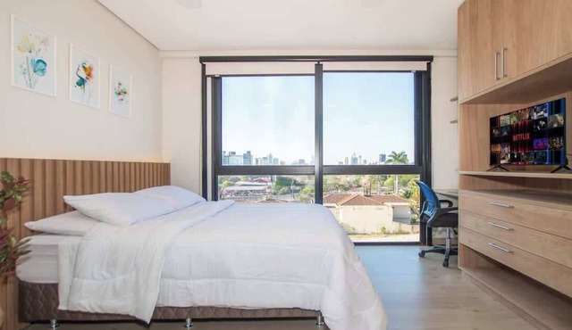 Modern Studio near Malls | Gym & Rooftop Pool