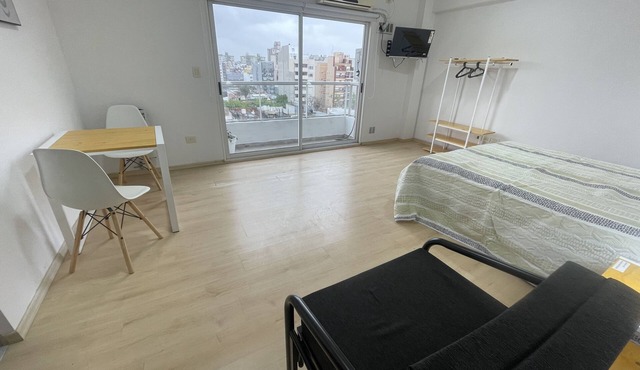 Modern Studio with Open Views, Pool, and 24-Hour Security