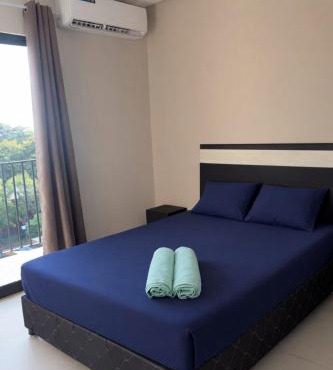 Modern Studio with Balcony