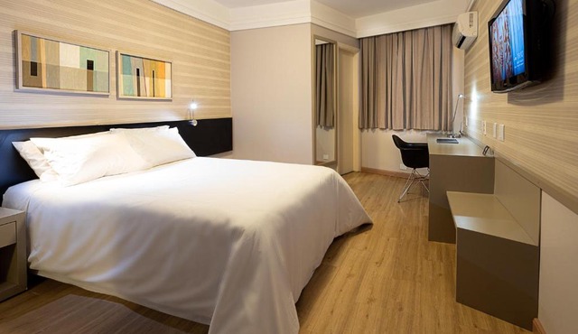 Momax Hotel