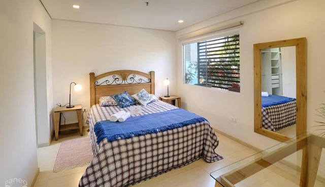N4A2 - New, Nice, for Long and Short Stay