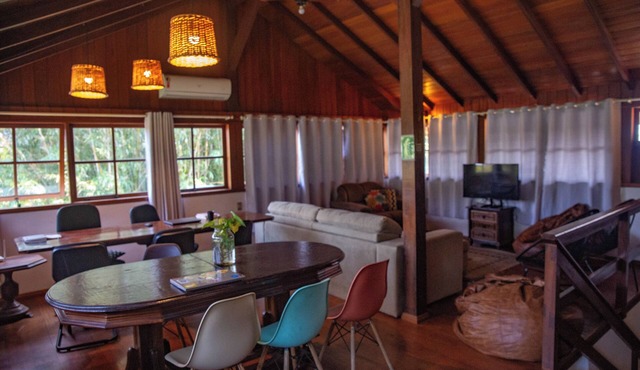 Nomades Riverside - Adventure Hostels & Coworking