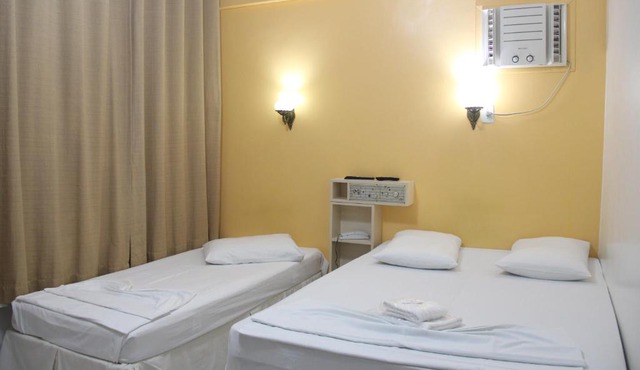 Oasis Chartouni Hotel