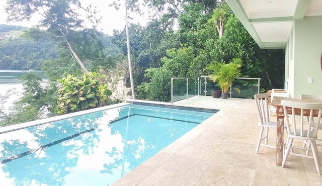 Oceanfront luxury villa in Angra dos Reis - Ang040
