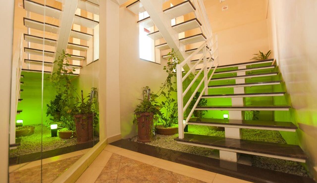 Oly Plaza Hotel