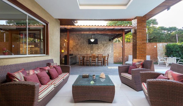 Omar do Rio - Casa Duplex Moderna com Área Gourmet e Piscina Privativa, 4 Suítes no Condomínio completo Laguna e Mare, em Manguinhos, Internet 400mbps, Smart TV e Garagem - CLM 20