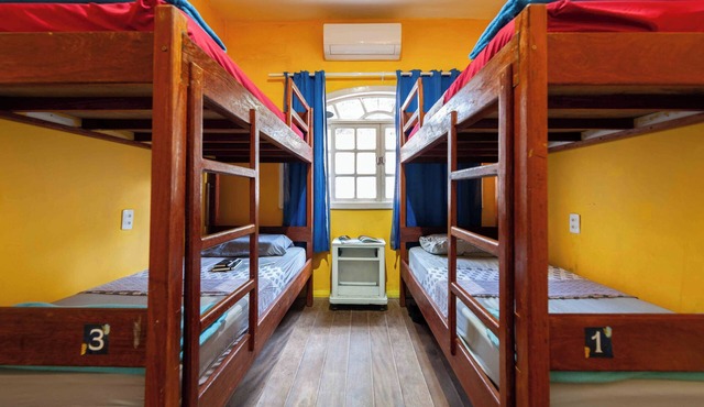 Onça da Praia Hostel