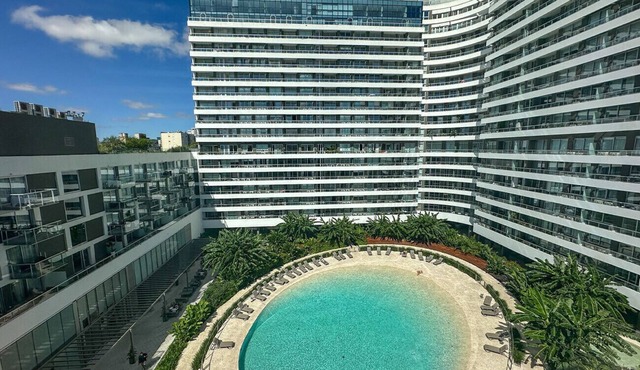 Palermo with luxury amenities: balcony, pools, gym and spa