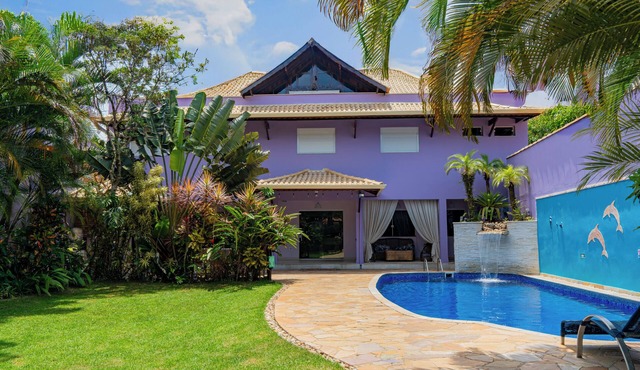 Paradise in Peruíbe. House for up to 25 people. 5 suites with air conditioning.
