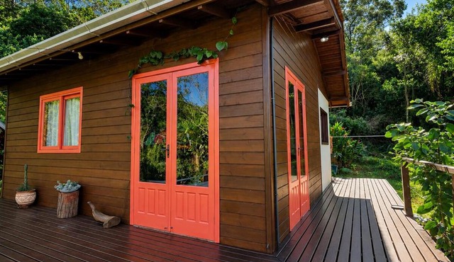 Peaceful Cabin with Ocean view, AC, TV 43, secure