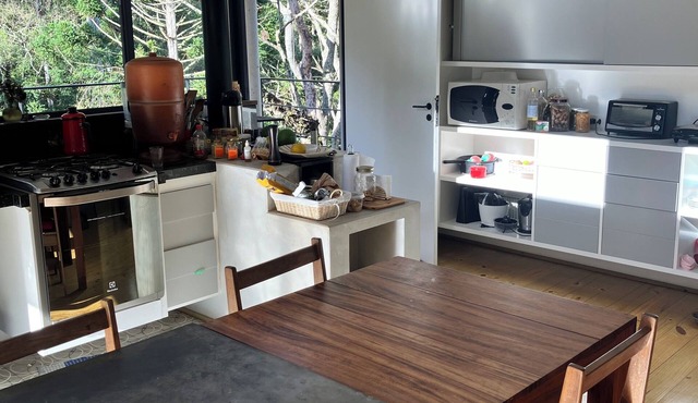 Peaceful cottage with WiFi in charming Gonçalves