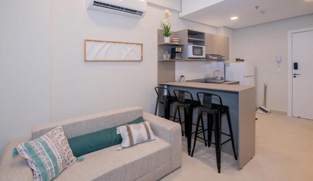 Peaceful Stay with Rooftop Pool Access
