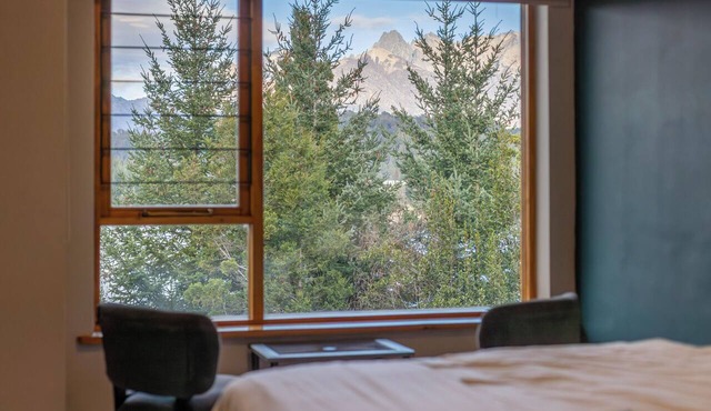 Peninsula Petit Hotel