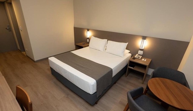 Pet-Friendly Room for Couple | Access to Outdoor Pool | Close to Restaurants