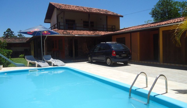 Piscina, churrasqueira e 3 suítes