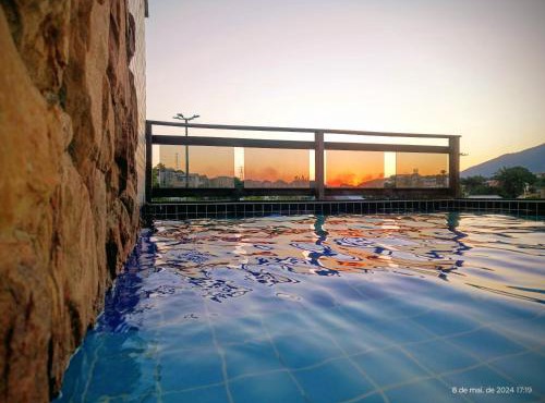 Piscina Churrasqueira e paz Casa de Campo da Jeanne em Campo Grande, Rio de Janeiro
