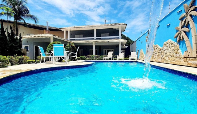 Pool, Gourmet Balcony, 5 suites, Billiards, Foosball, 100 meters from the sea.