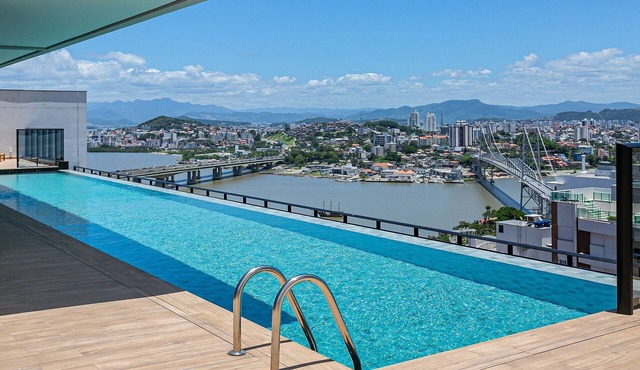 Pool with Sea View | 200MB WIFI | Foodhall #TT405