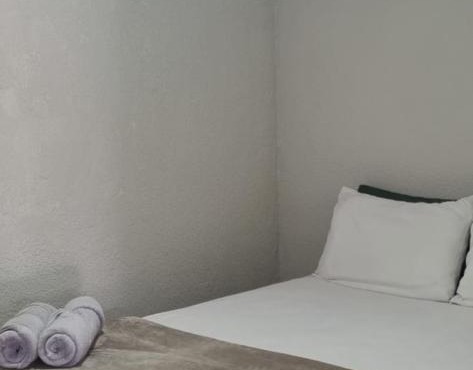 Pousada Chácara dos Pinheiros - Suíte a 500m BR373