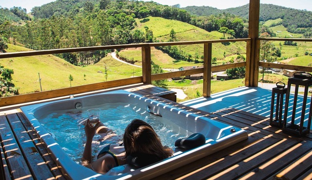 Prana Chalé com Hidromassagem na Serra