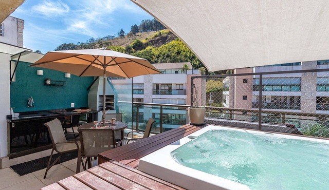 Private Jacuzzi Penthouse in the Heart of Itaipava